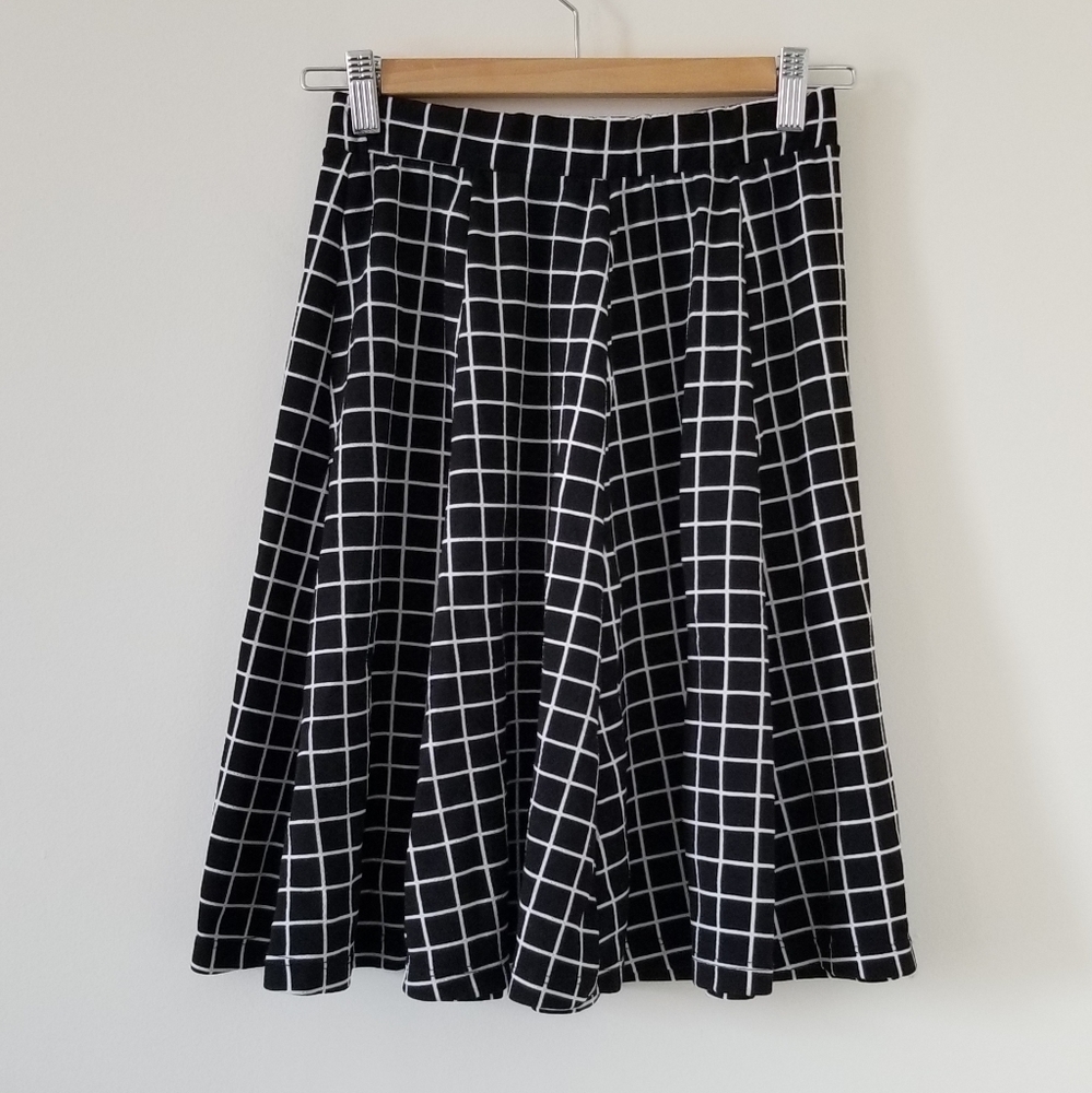 Pleated aline skater checked knee length skirt